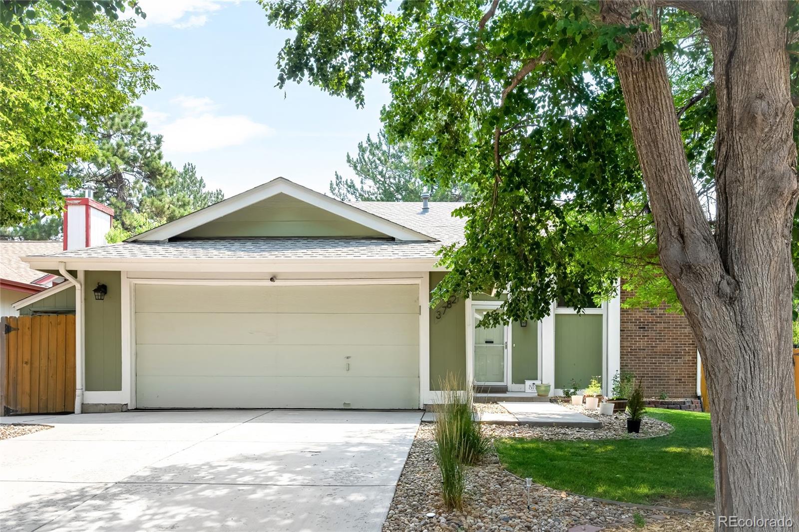 3782 South Ceylon Way Aurora, CO 80013 - Photo 1 of 30