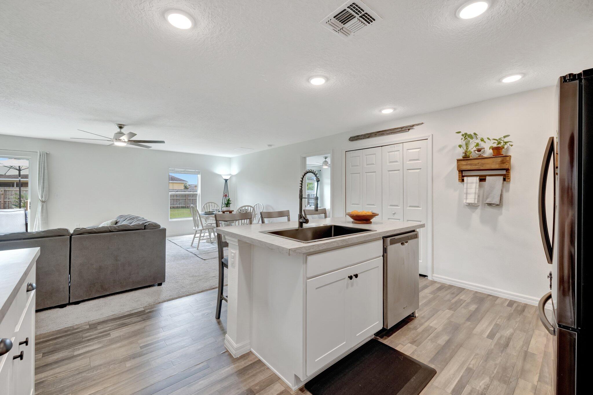 1472 Southwest Becker Road Port St. Lucie, FL 34953 - Photo 18 of 42 Kitchen5