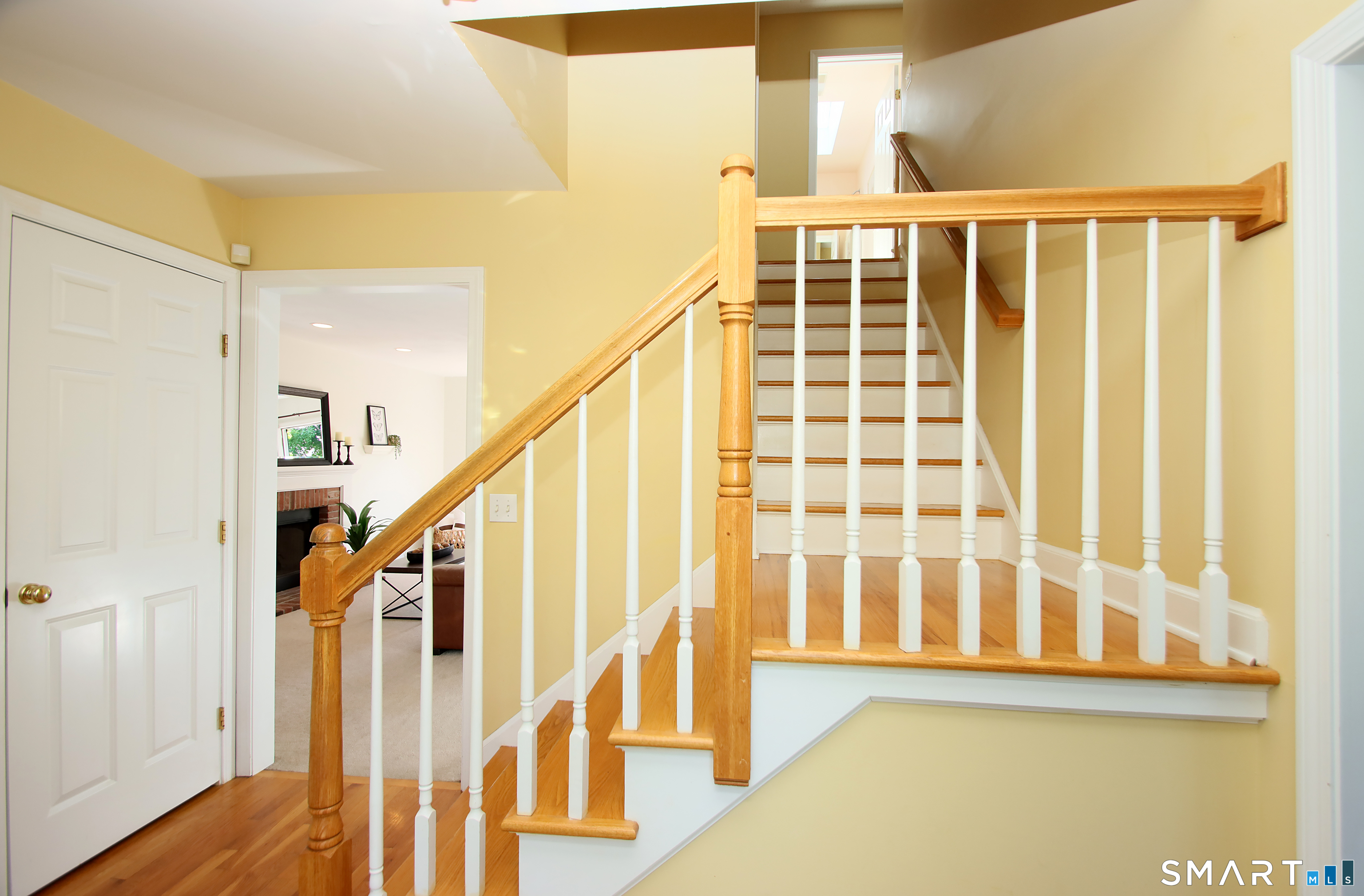 4 Meadow Road Newtown, CT 06470 - Photo 5 of 38