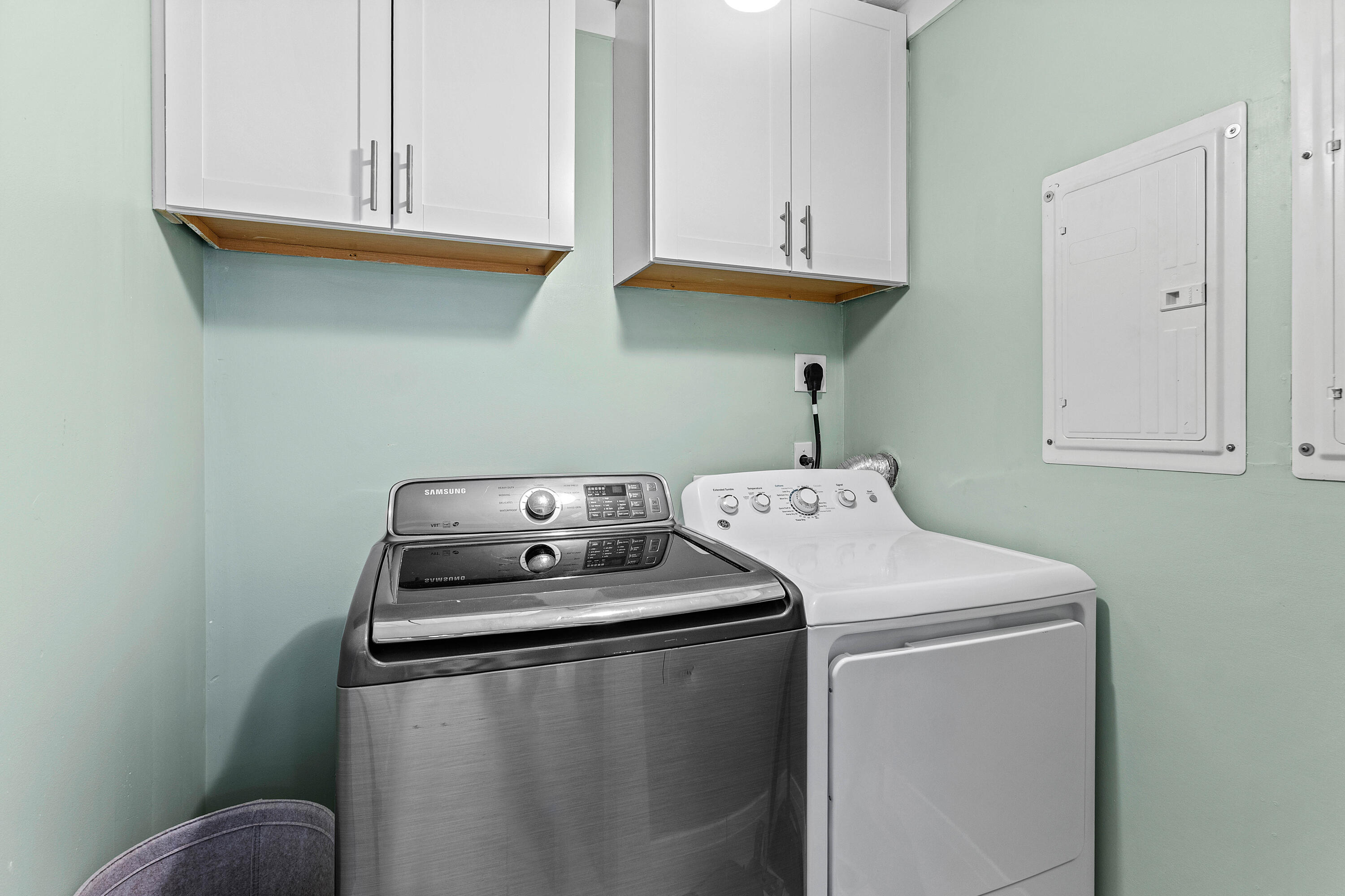 968 Laurel Road North Palm Beach, FL 33408 - Photo 32 of 53 Laundry Room