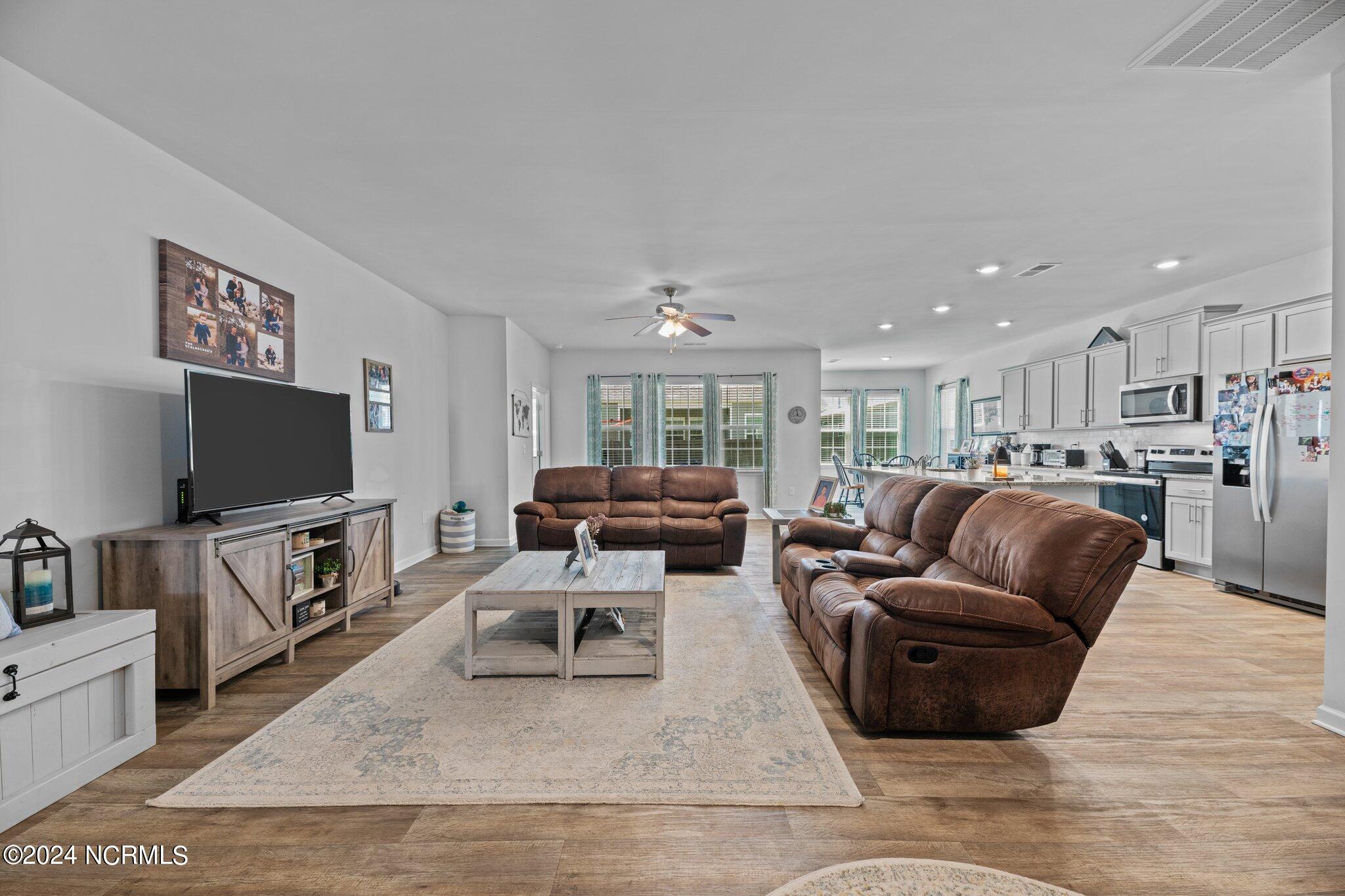 410 Frida Road New Bern, NC 28560 - Photo 16 of 50 22-web-or-mls-DSC_6225