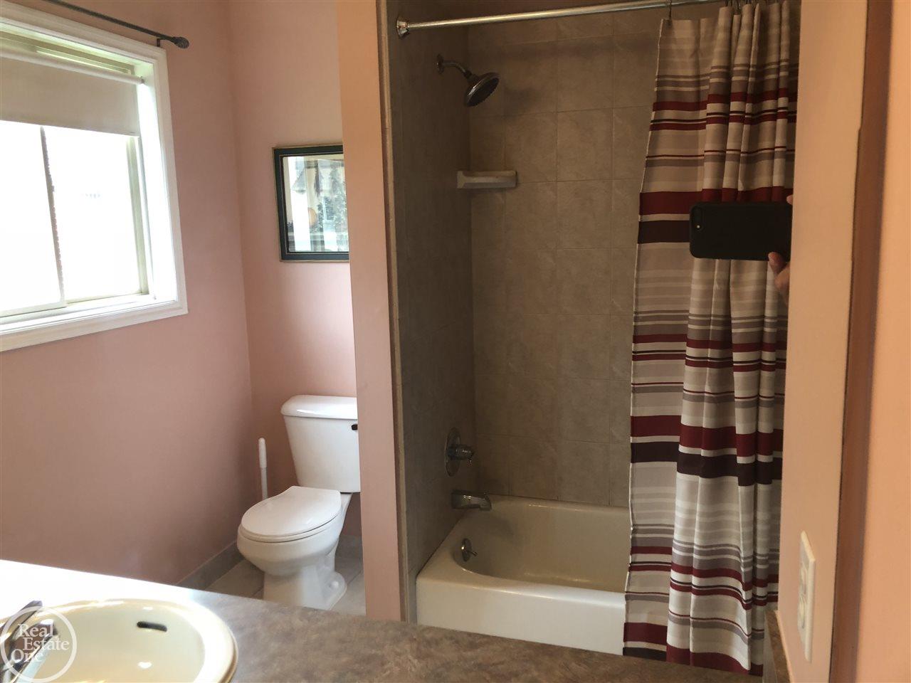 49313 Monte Road New Baltimore, MI 48047 - Photo 23 of 24 31359306-22.JPG
