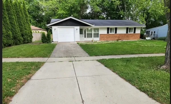 $2,995 | 1707 Winthrop Lane, Schaumburg, IL 60193