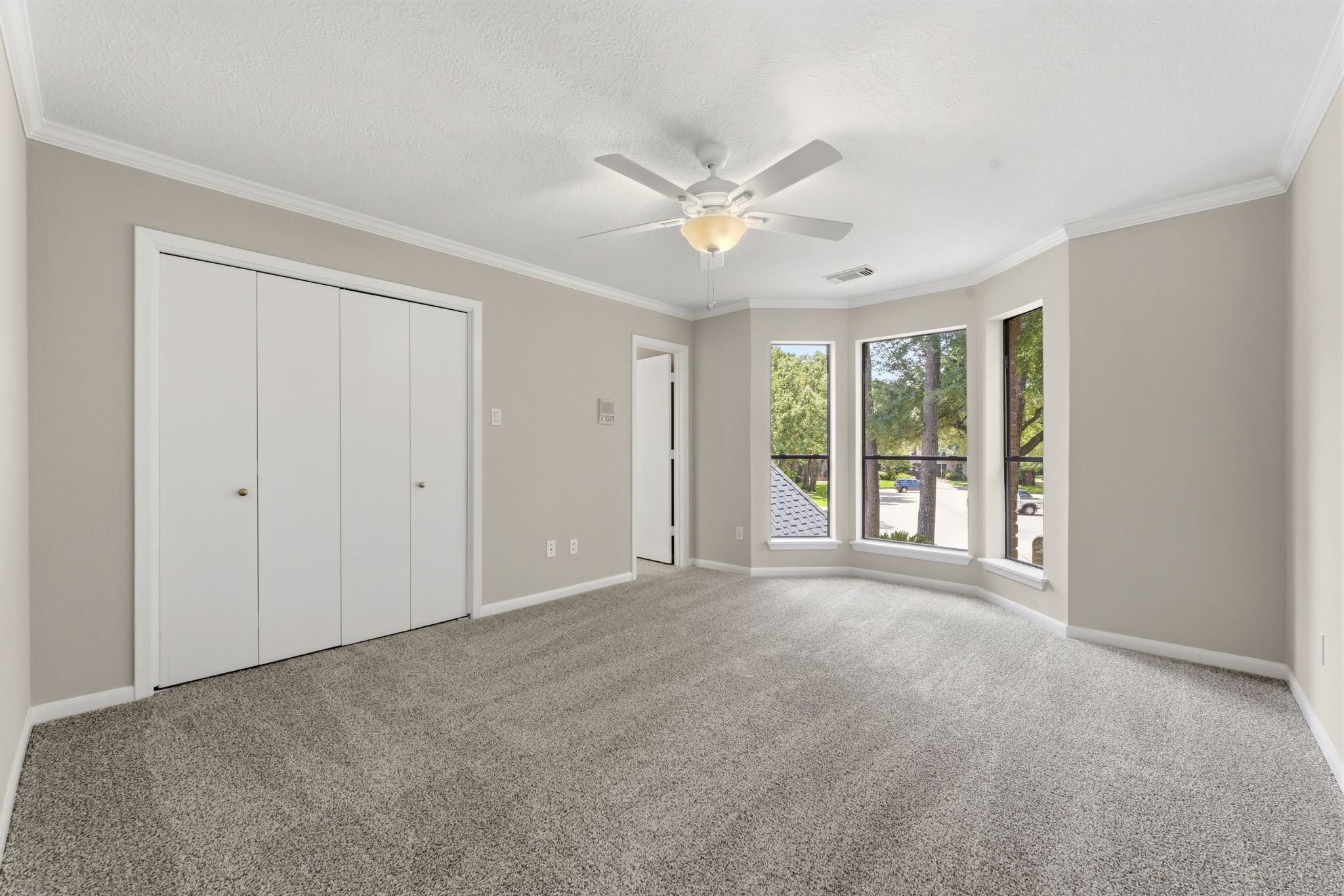 18503 Cabaniss Circle Spring, TX 77379 - Photo 40 of 49 Bedroom #2 is approx 15' x 12' and has brand new carpet and paint. It has an ensuite full bathroom.