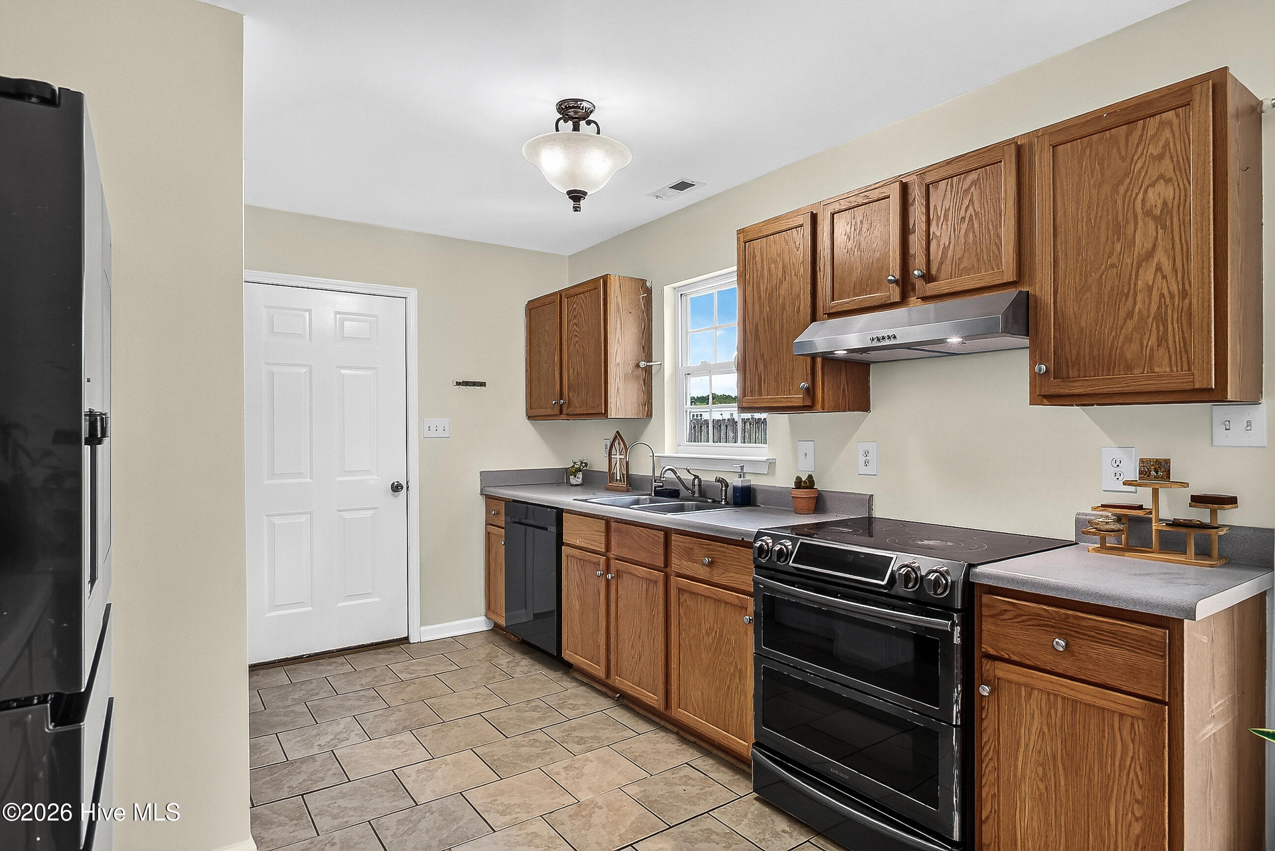 116 Annie Road Richlands, NC 28574 - Photo 11 of 33