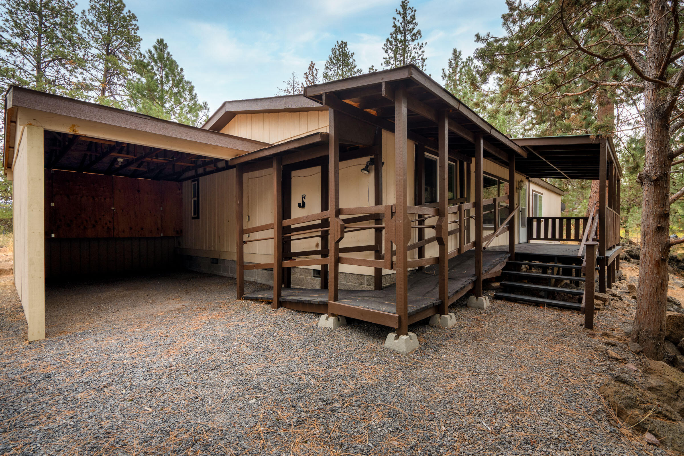 60906 Ridge Drive Bend, OR 97702 - Photo 6 of 53 105_60906 Ridge Dr_Pro Property Photos_B