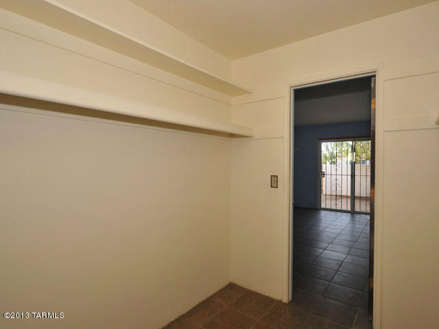 600 East River Road, Unit P Tucson, AZ 85704 - Photo 21 of 28 a view of an empty room