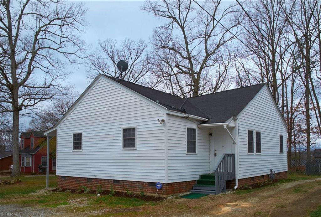 408 Hickory Chapel Road High Point, NC 27260 - Photo 1 of 23 New vinyl siding and windows installed in 2006!