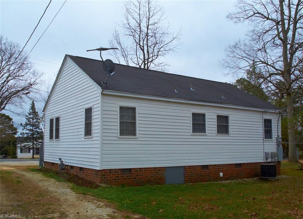 408 Hickory Chapel Road High Point, NC 27260 - Photo 22 of 23 New vinyl siding and windows in 2006!