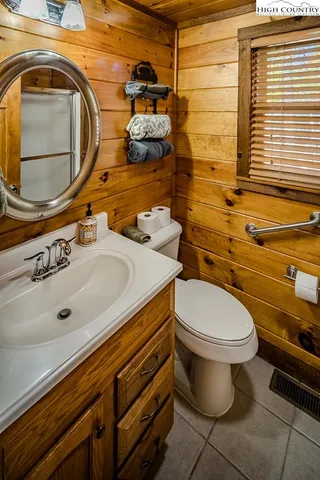 a view of walk in closet