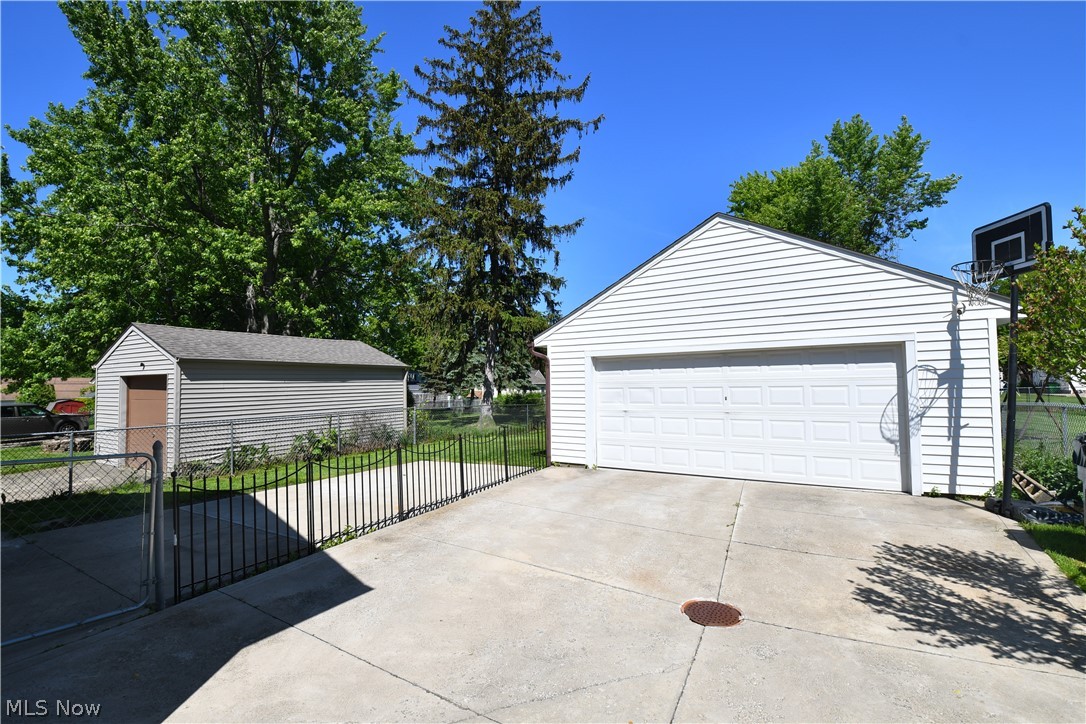 1127 Sunset Road Cleveland, OH 44124 - Photo 22 of 24