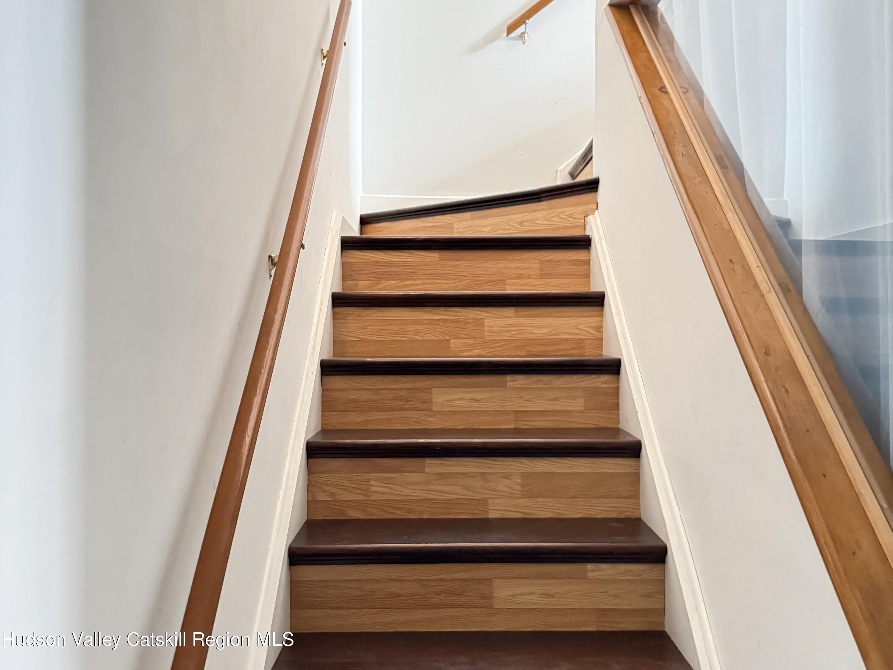 1367 Sleepy Hollow Road Athens, NY 12015 - Photo 12 of 28 a view of entryway