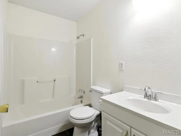 $210,000 | 33540 M-highway Tt, Plato, MO 65552