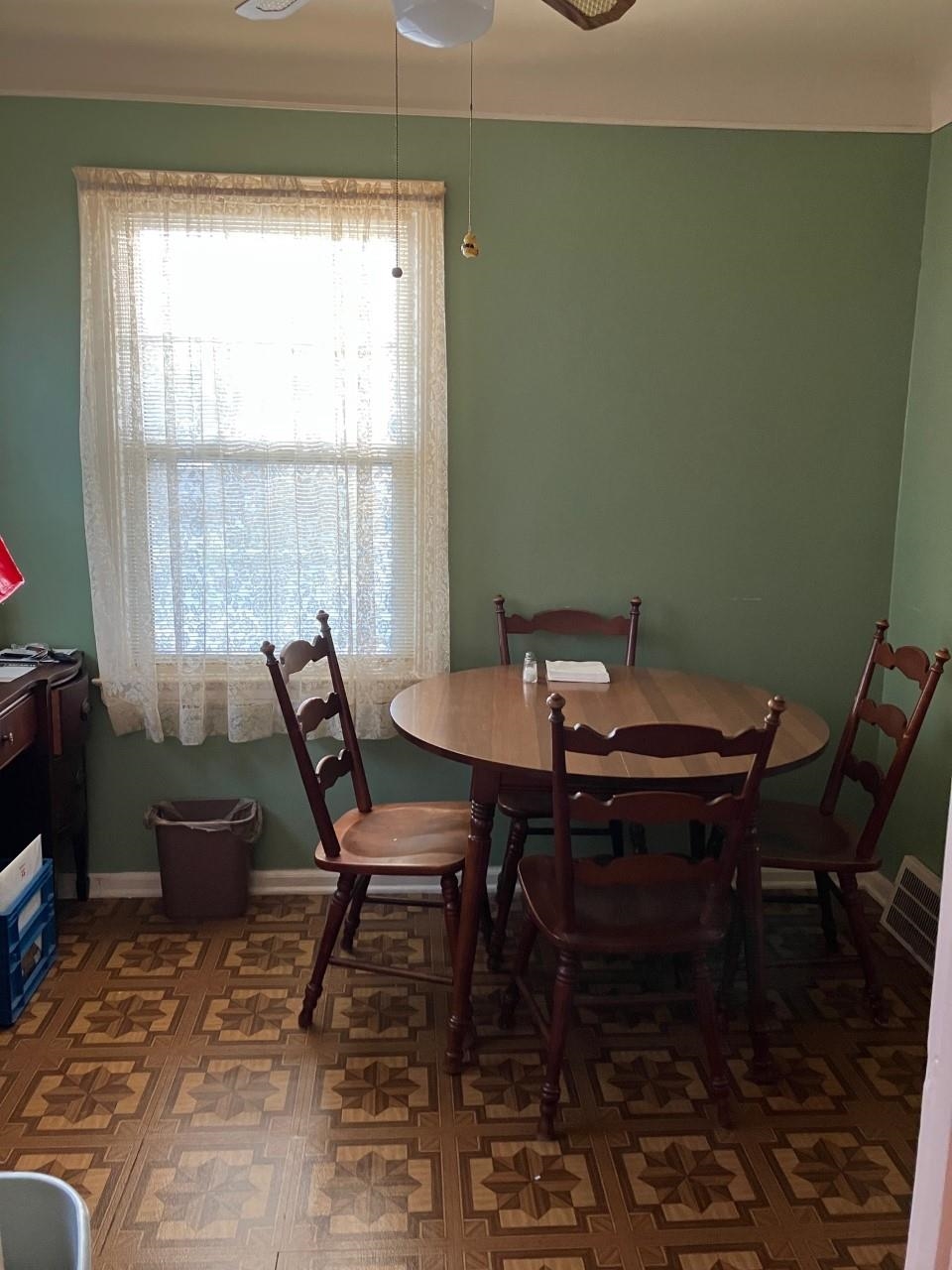 22011 Tuscany Avenue Eastpointe, MI 48021 - Photo 3 of 13 50089673-2.JPG