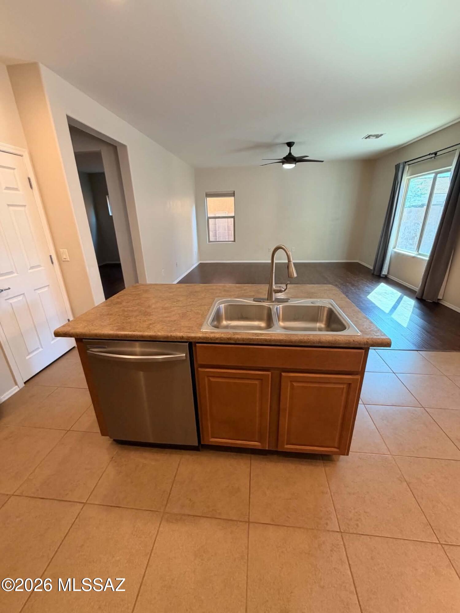 8796 North Norway Spruce Road Tucson, AZ 85743 - Photo 5 of 30