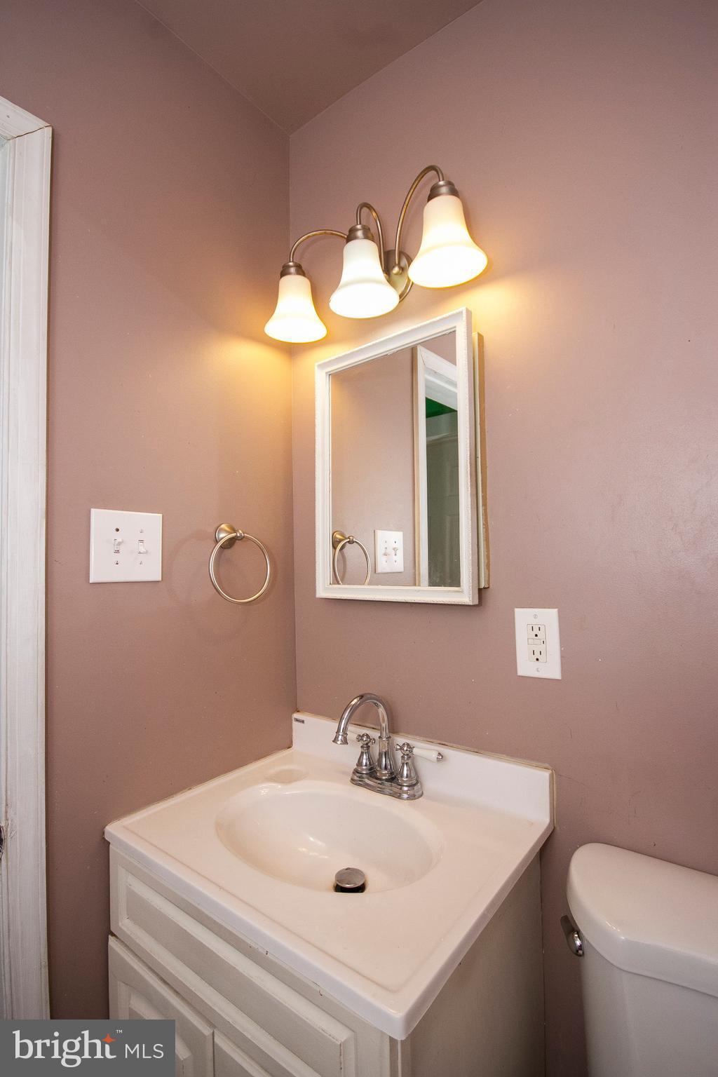 3208 Stanley Road Halethorpe, MD 21227 - Photo 15 of 26 Bath
