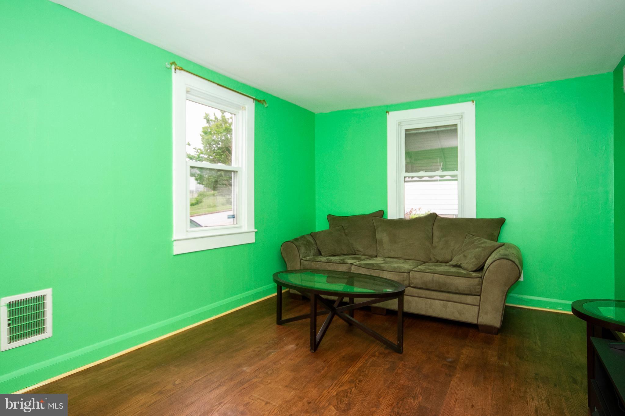 3208 Stanley Road Halethorpe, MD 21227 - Photo 4 of 26 Living Room