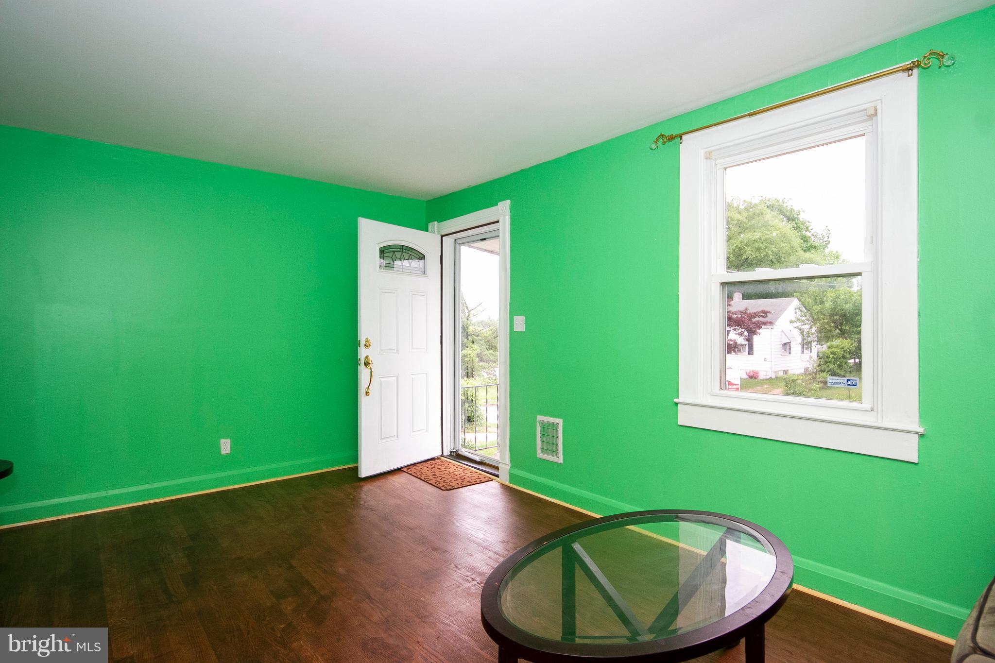 3208 Stanley Road Halethorpe, MD 21227 - Photo 5 of 26 Living Room