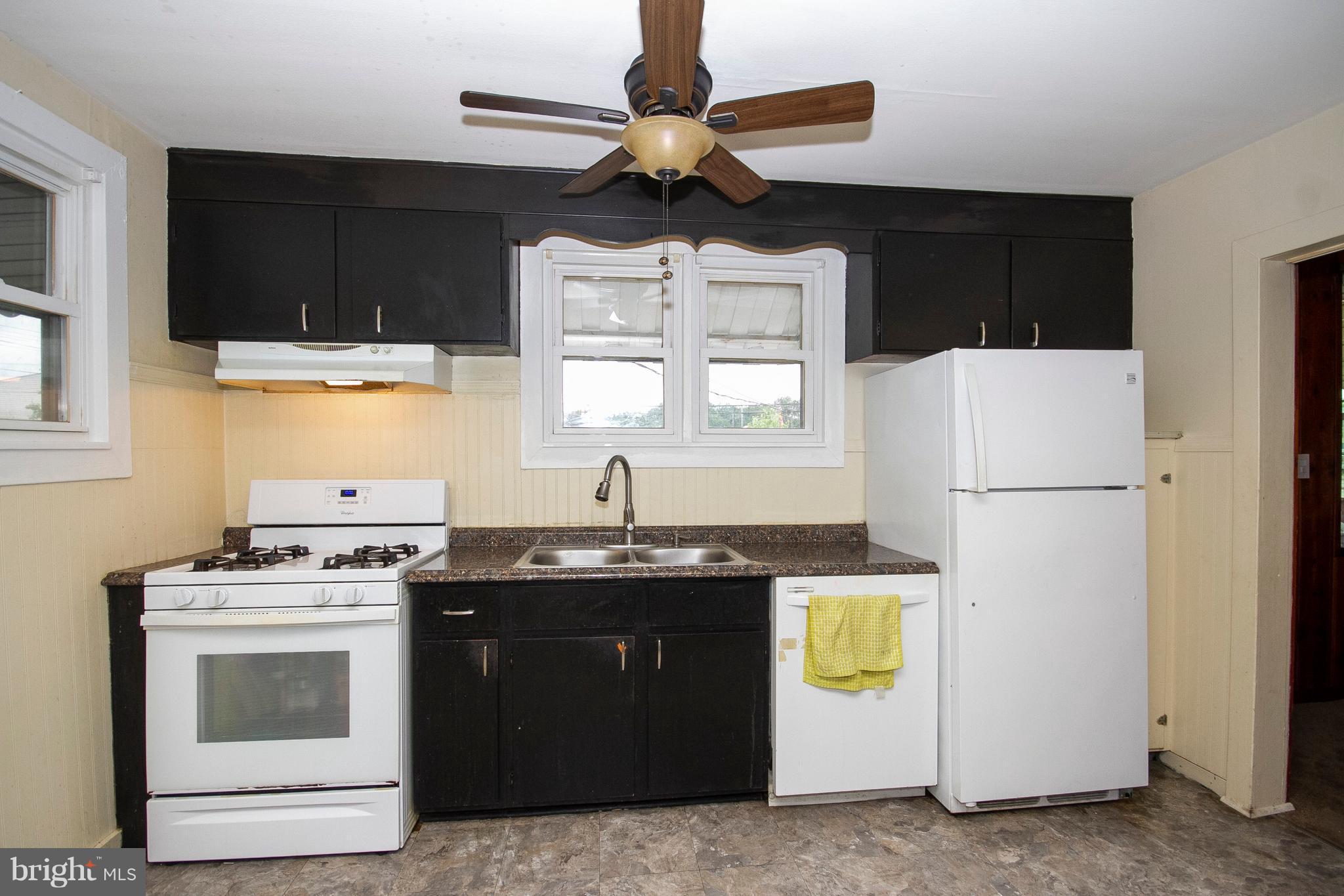 3208 Stanley Road Halethorpe, MD 21227 - Photo 10 of 26 Kitchen