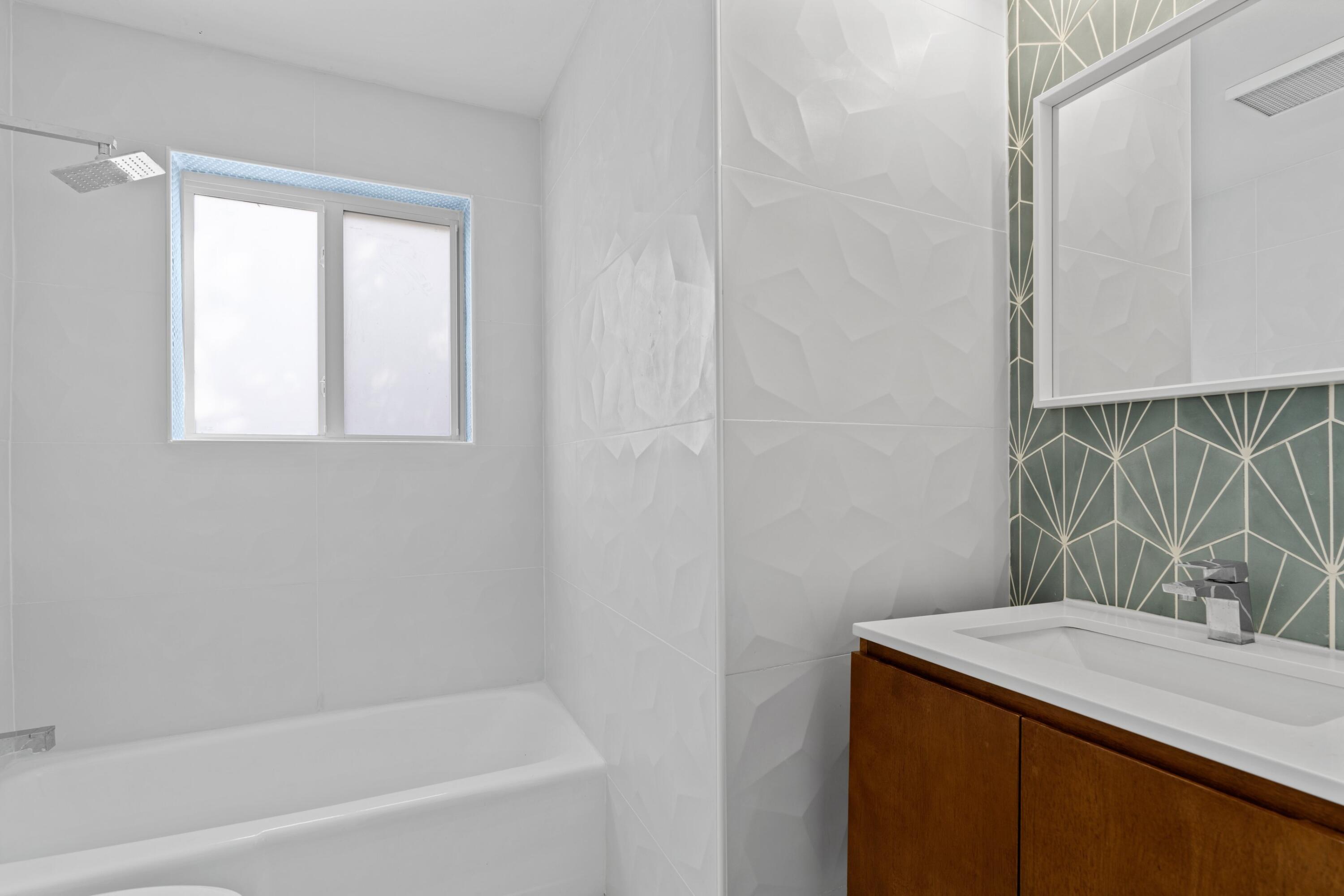 2240 Northeast 2nd Avenue Boca Raton, FL 33431 - Photo 13 of 30 Bathroom #2