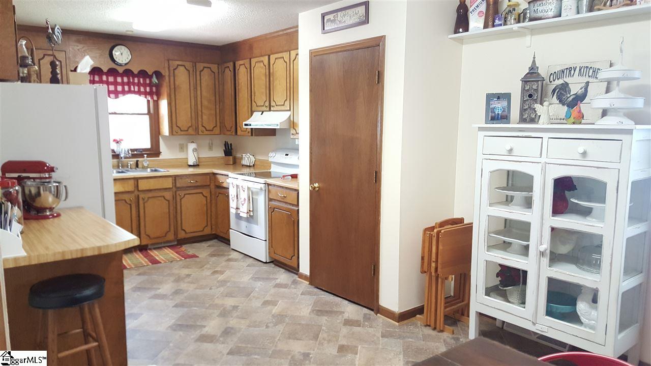 108 Ghost Creek Road Laurens, SC 29360 - Photo 5 of 15 Gallery Image 5
