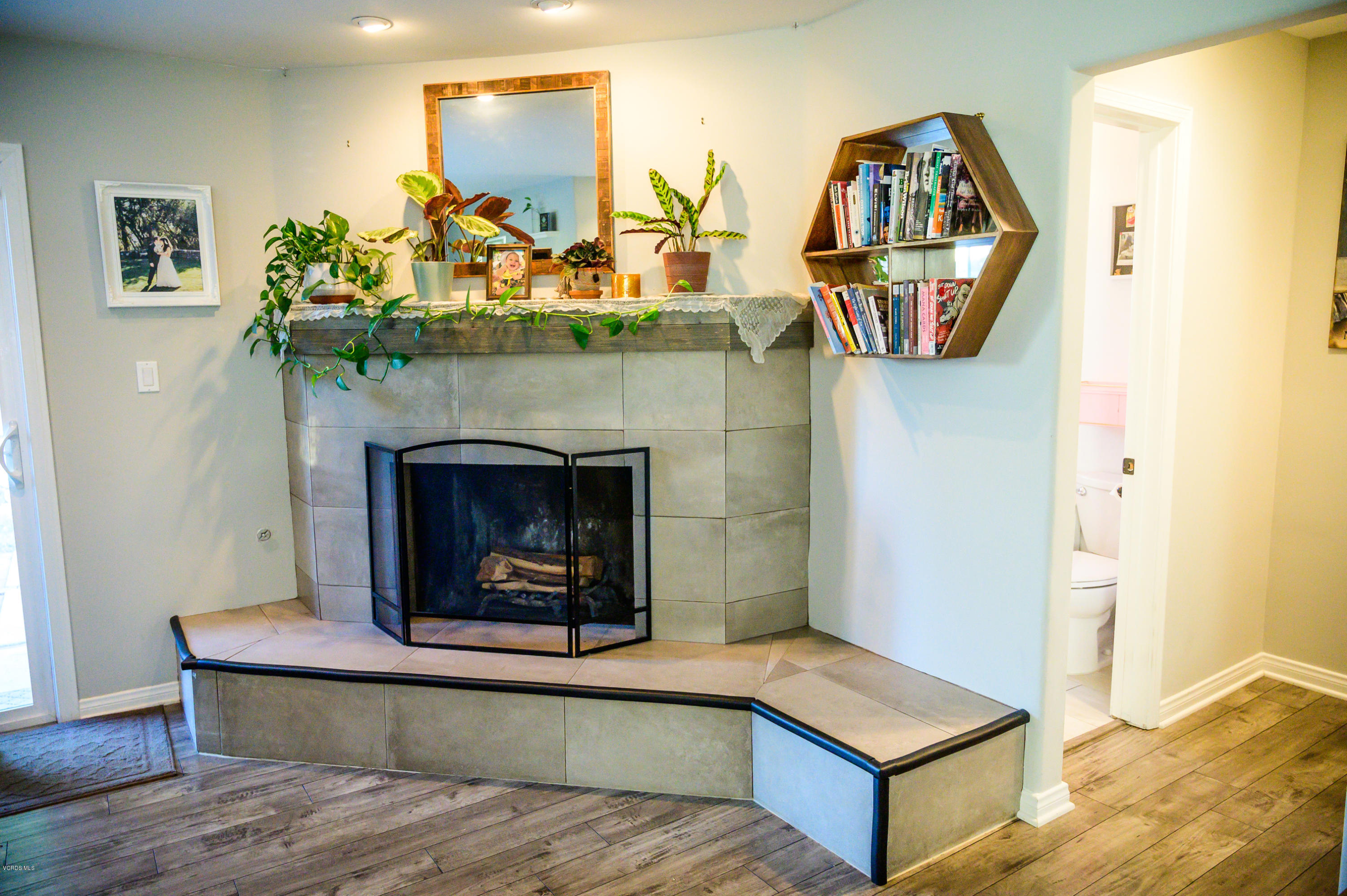 2116 Clover Street Simi Valley, CA 93065 - Photo 2 of 20 JerremsHouse-104