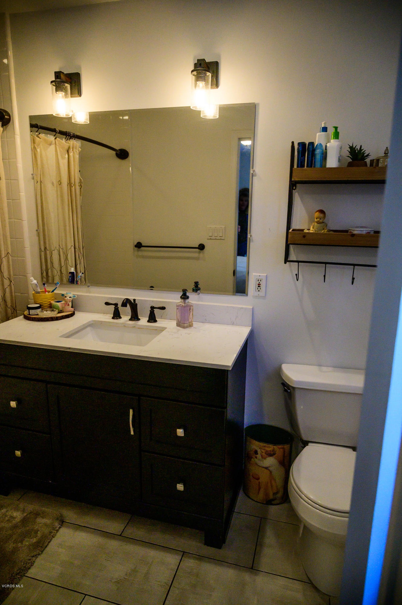 2116 Clover Street Simi Valley, CA 93065 - Photo 13 of 20 JerremsHouse-134