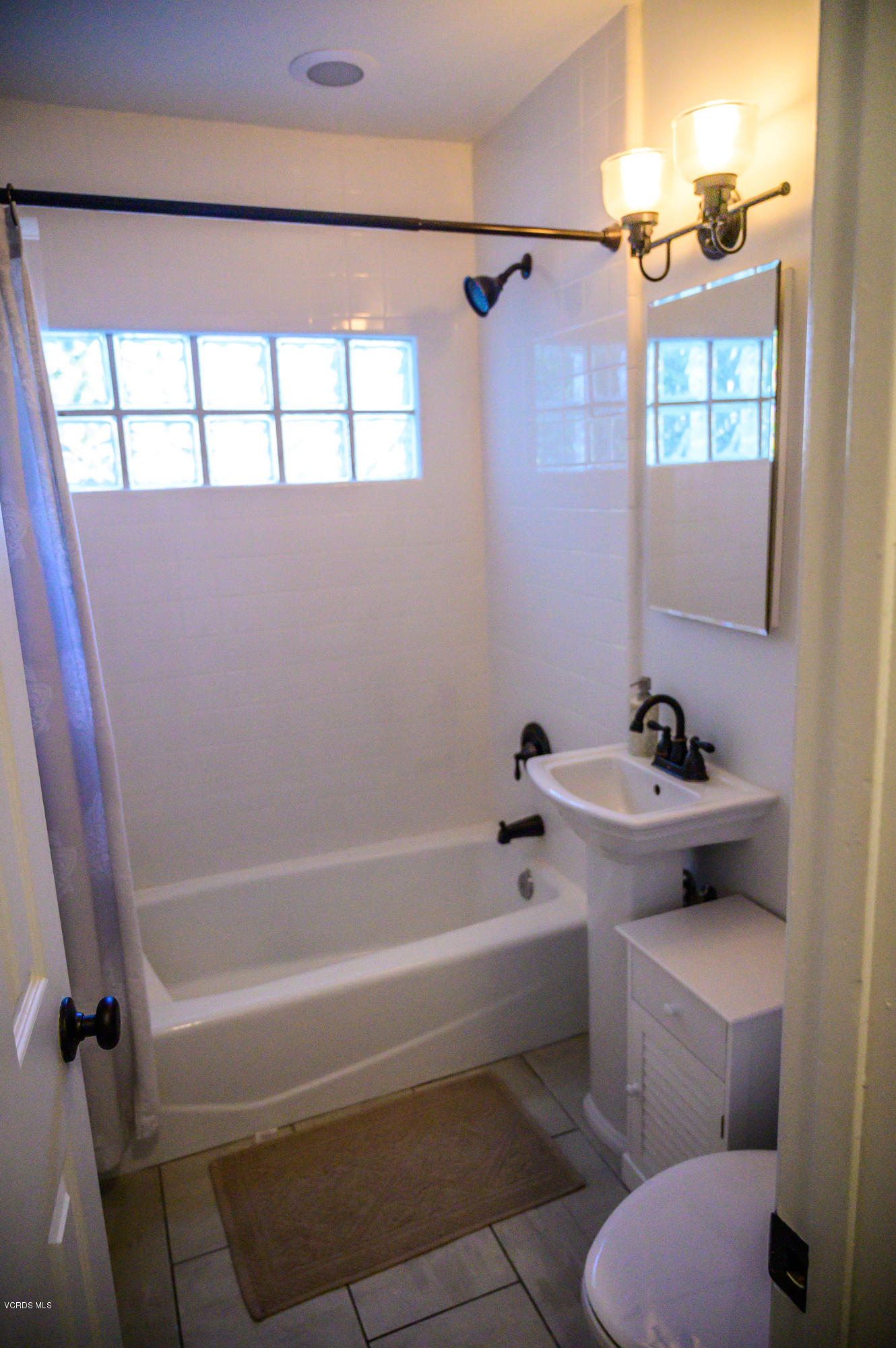 2116 Clover Street Simi Valley, CA 93065 - Photo 15 of 20 JerremsHouse-122 - Copy