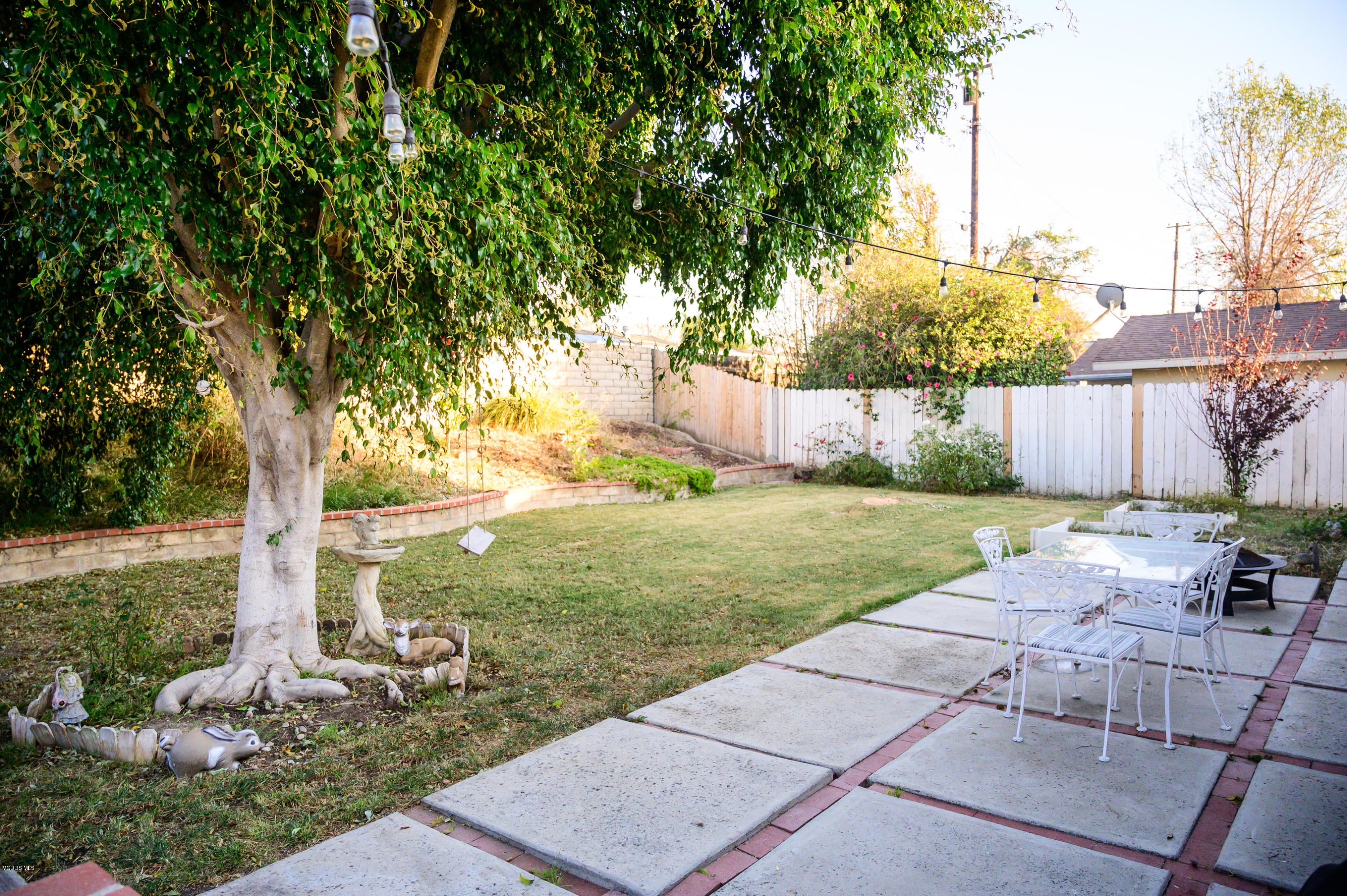 2116 Clover Street Simi Valley, CA 93065 - Photo 16 of 20 JerremsHouse-146