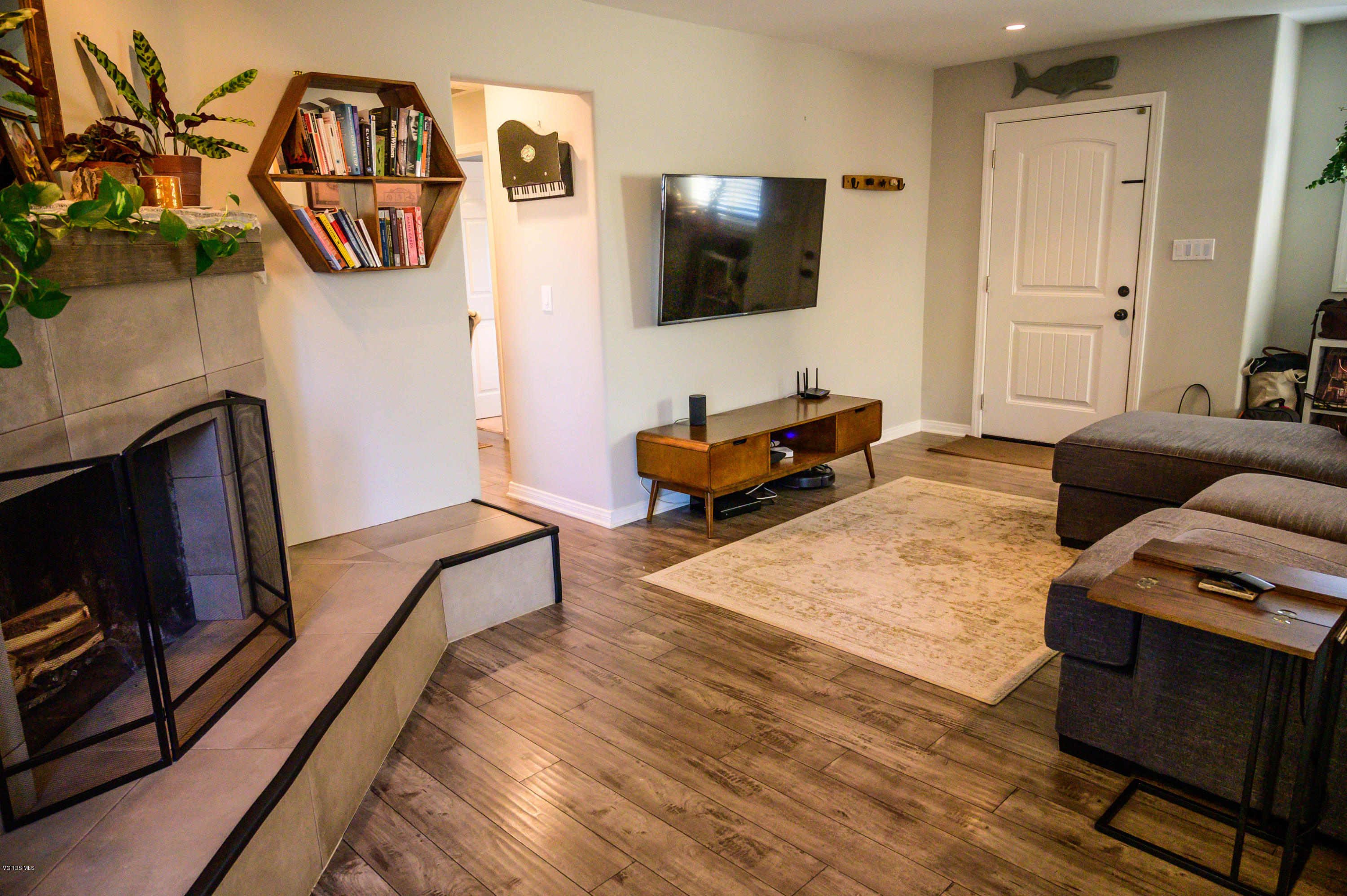 2116 Clover Street Simi Valley, CA 93065 - Photo 3 of 20 JerremsHouse-105