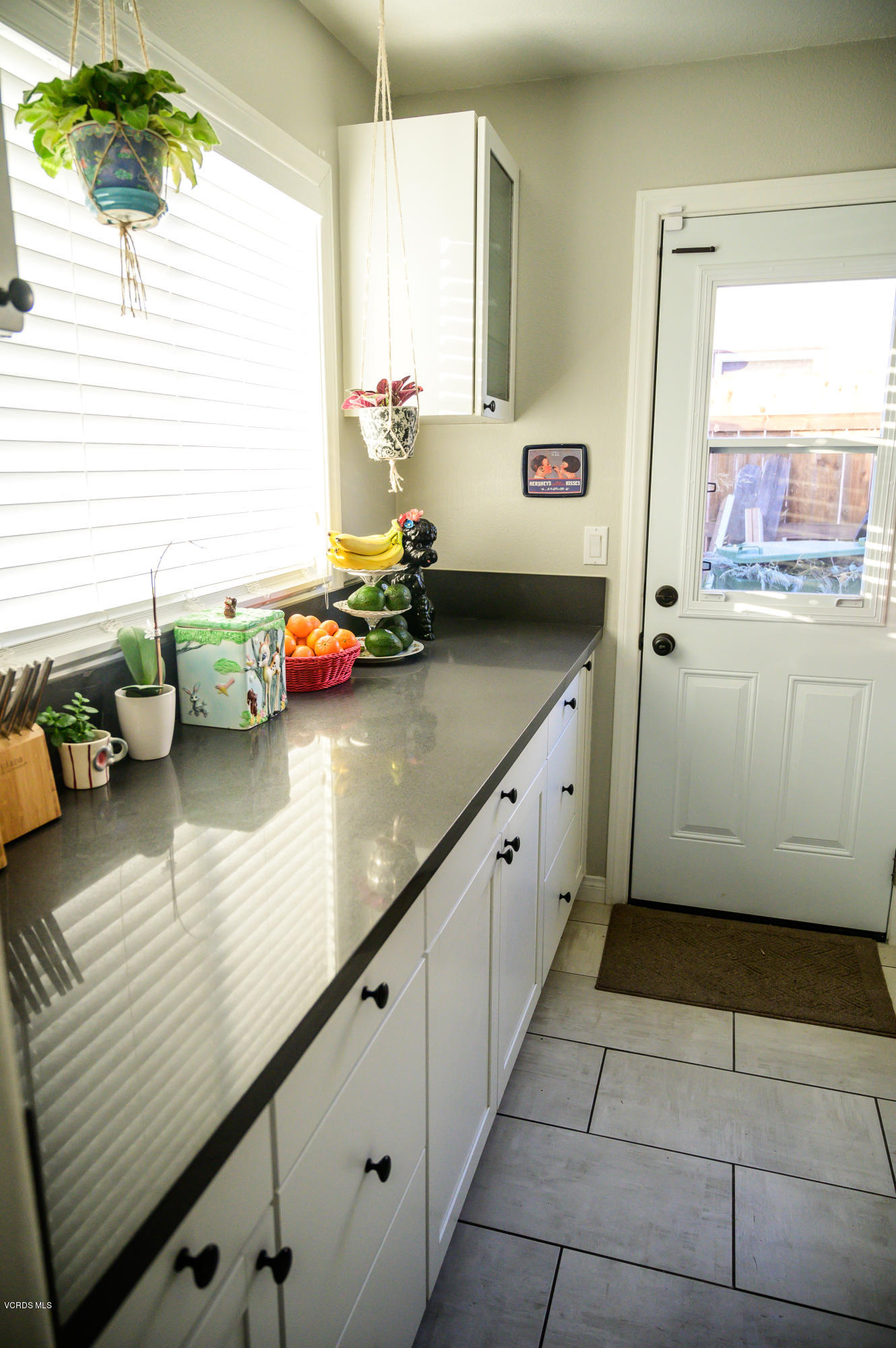 2116 Clover Street Simi Valley, CA 93065 - Photo 7 of 20 JerremsHouse-107