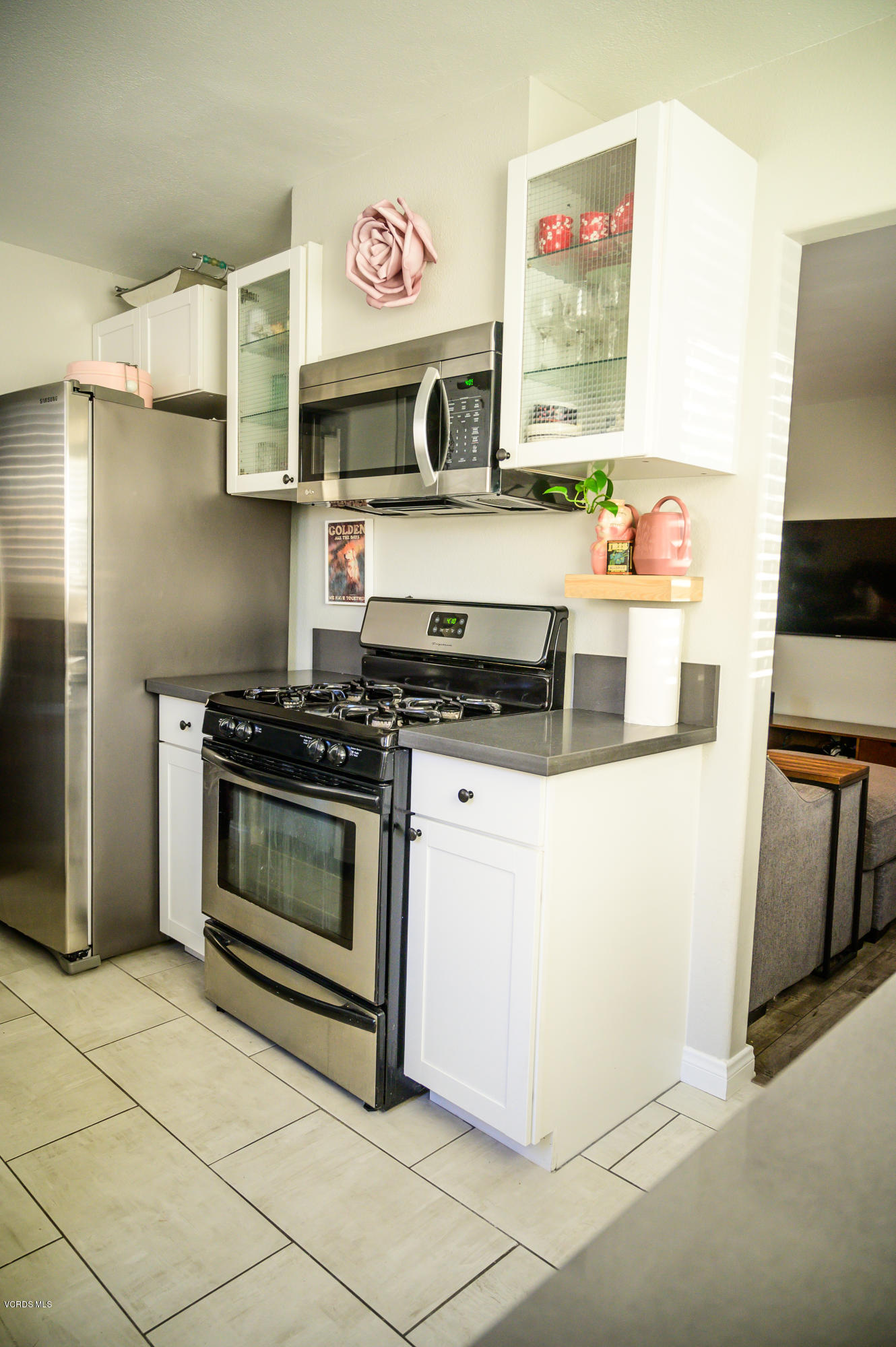 2116 Clover Street Simi Valley, CA 93065 - Photo 8 of 20 JerremsHouse-109