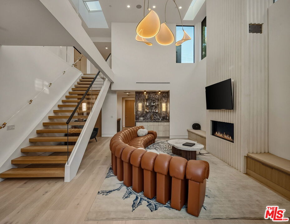 738 Palms Boulevard Venice, CA 90291 - Photo 5 of 51