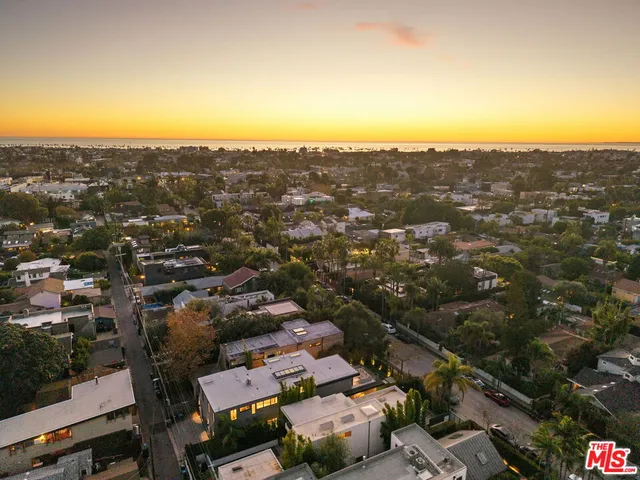 $6,700,000 | 738 Palms Boulevard, Venice, CA 90291