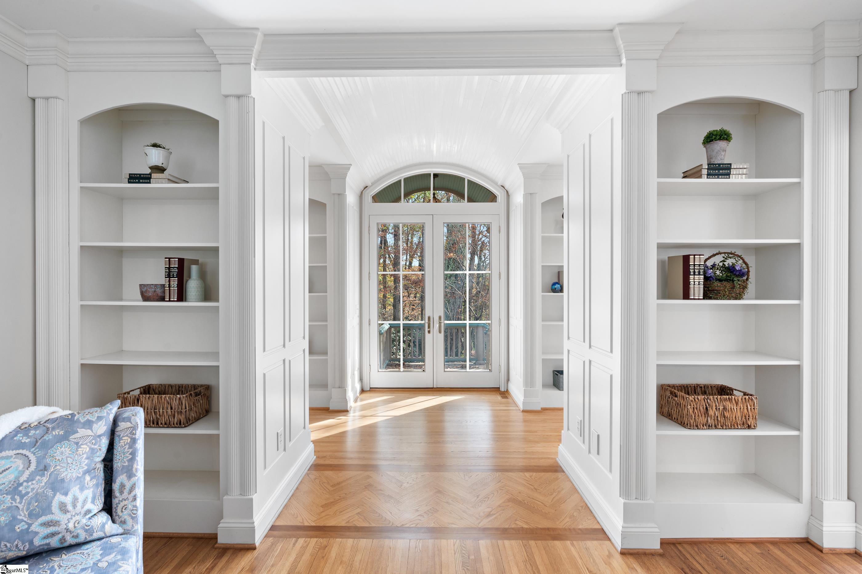 359 Riverside Drive Greenville, SC 29605 - Photo 7 of 36 Gallery Image 7