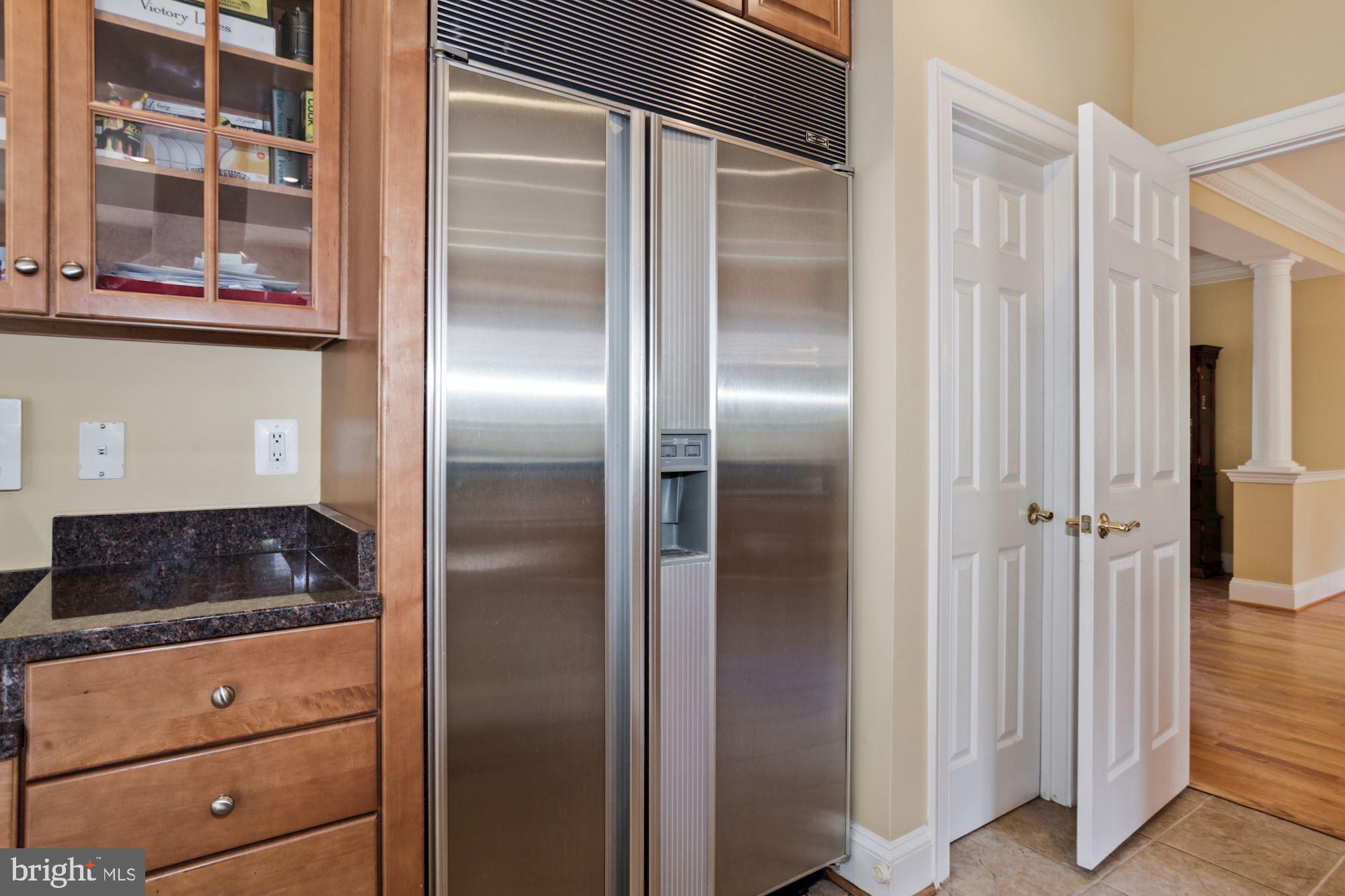 12830 Victory Lakes Loop Bristow, VA 20136 - Photo 16 of 50 SUB ZERO FRIDGE!