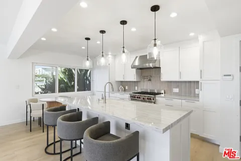 $1,699,000 | 2442 South Coast Highway, Unit 3, Laguna Beach, CA 92651