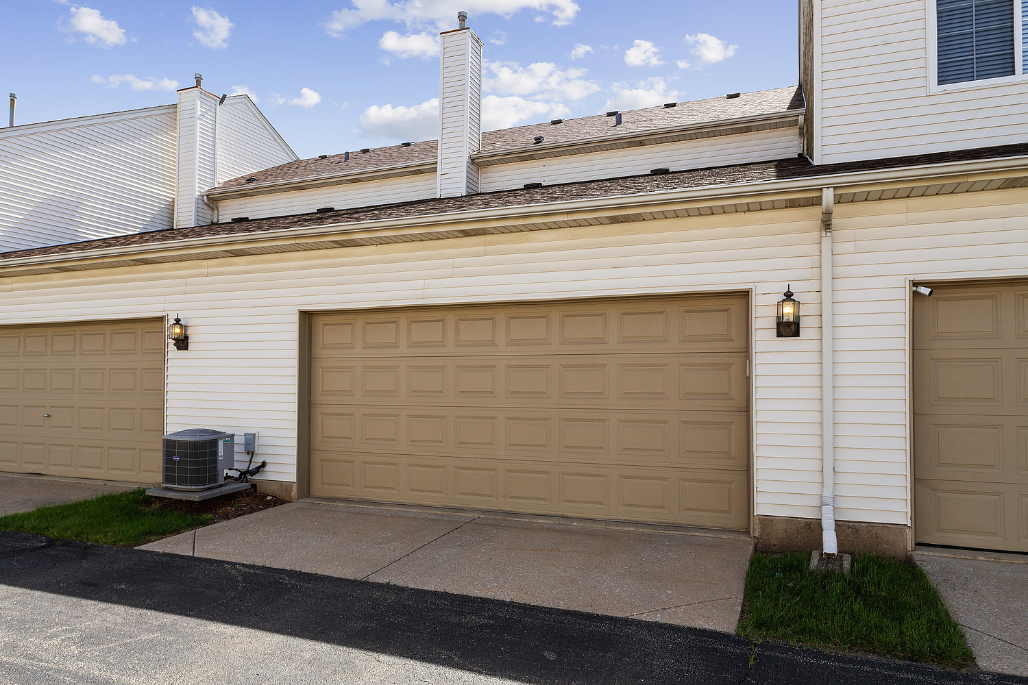 137 Azalea Circle, Unit 137 Romeoville, IL 60446 - Photo 3 of 17 Gallery Image 3