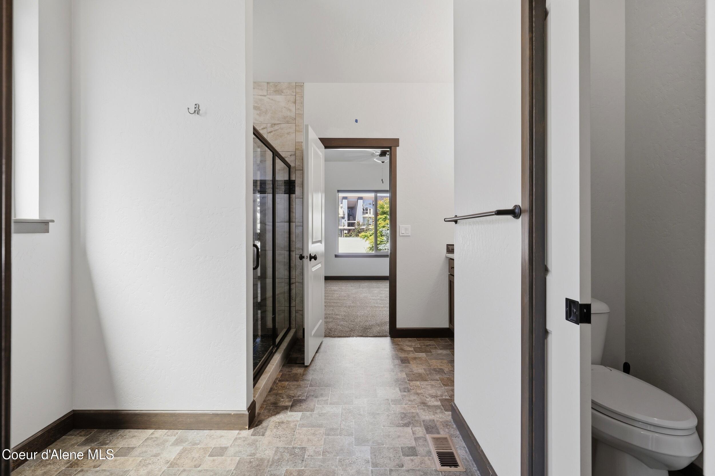 6643 North Gavin Loop Coeur D'Alene, ID 83815 - Photo 15 of 30 Primary Bath