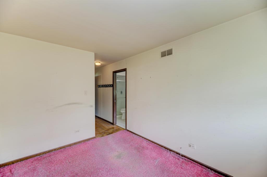 8017 Sawyer Road Darien, IL 60561 - Photo 25 of 35