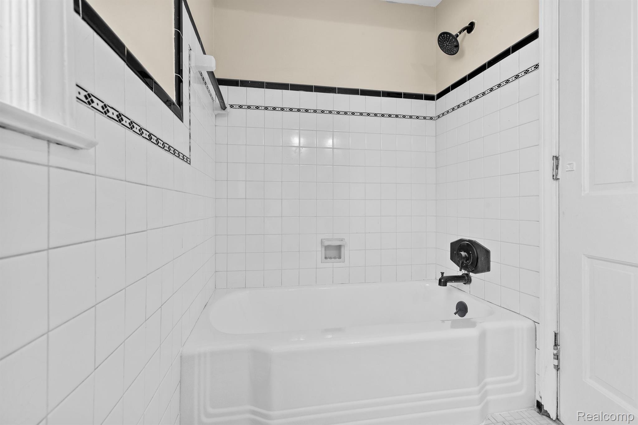 14700 Rutland Street Detroit, MI 48227 - Photo 18 of 29 Bathroom (Upstairs)