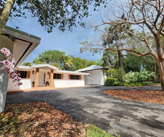 $2,360,000 | 6065 Southwest 133rd Street, Pinecrest, FL 33156