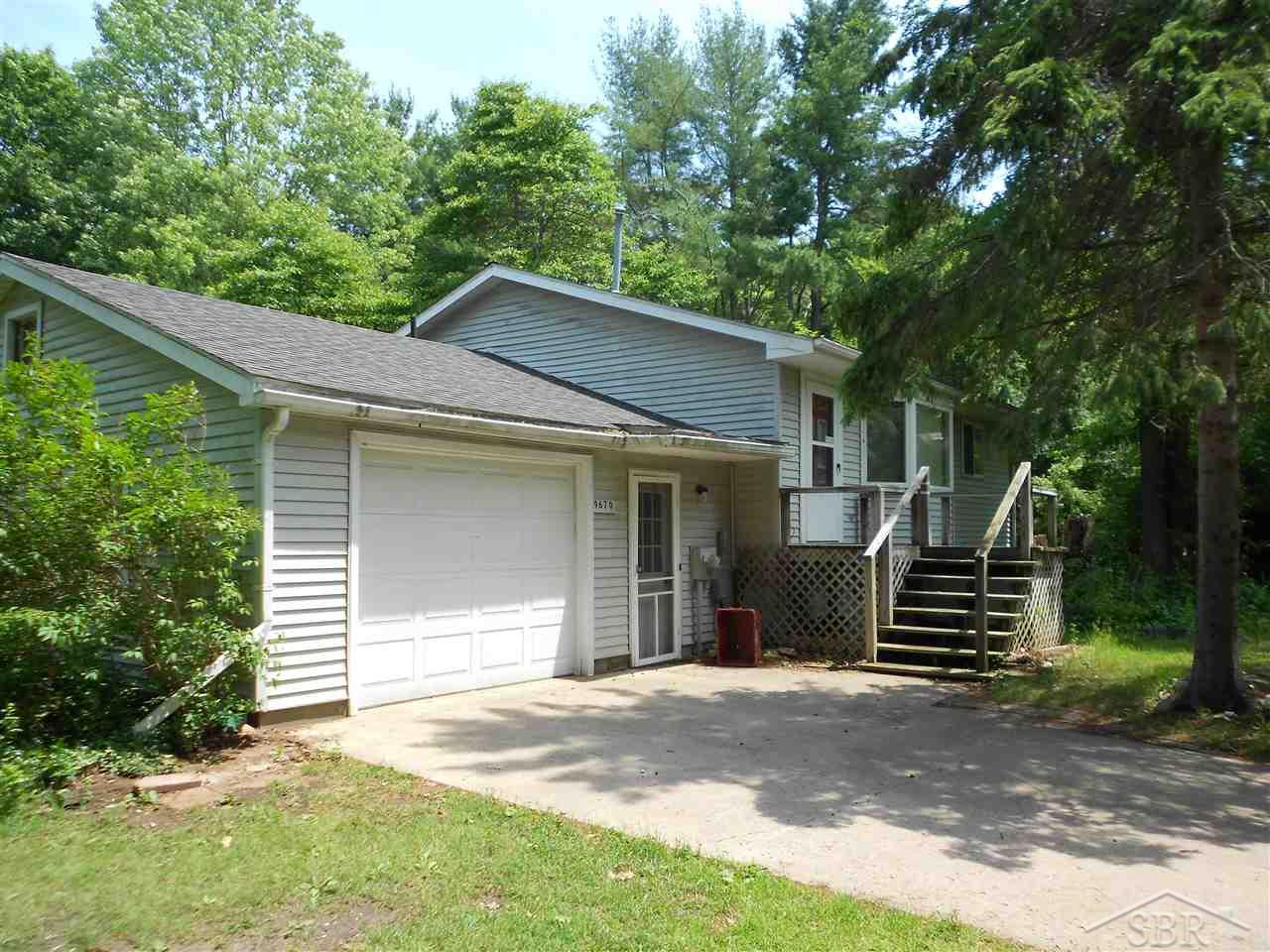 9670 Midland Road Freeland, MI 48623 - Photo 2 of 14