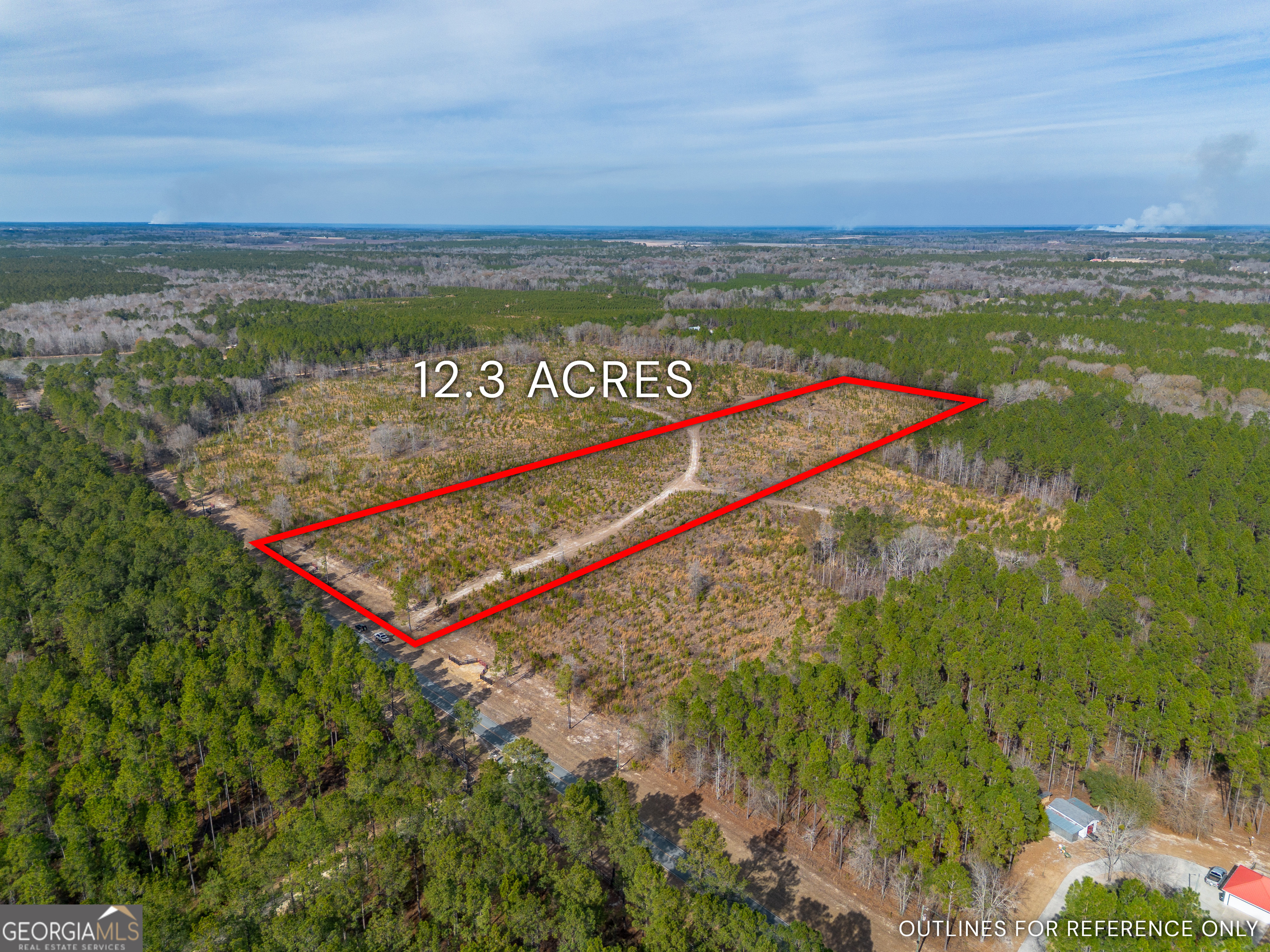 4 Bell Line Road Eastman, GA 31023 - Photo 7 of 8 a view of an outdoor space with a lake view