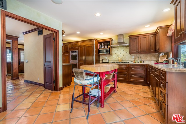 3643 Oceanhill Way Malibu, CA 90265 - Photo 19 of 25