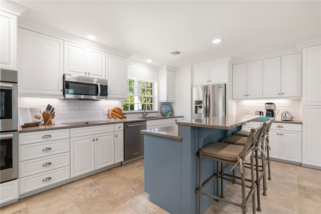 756 Cypress Road Vero Beach, FL 32963 - Photo 13 of 27 Gallery Image 13