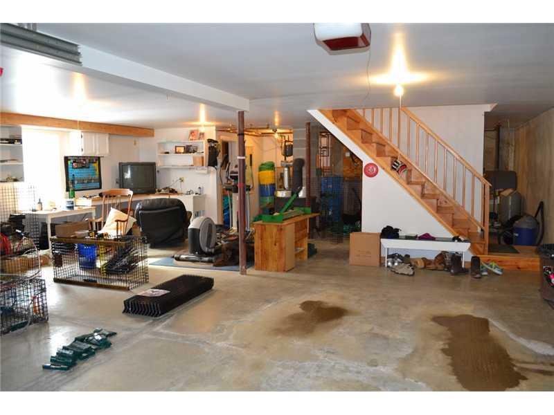 230 Stoney Brook Road Phippsburg, ME 04562 - Photo 12 of 16 Parking Lot/Garage.