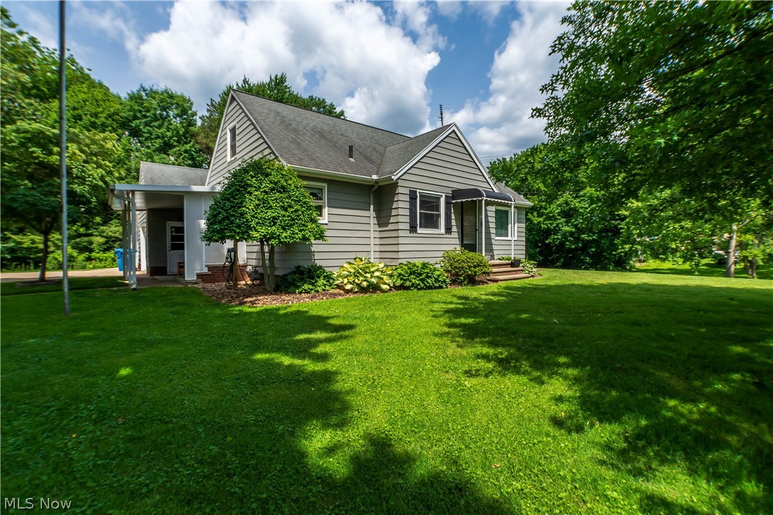 2748 Canton Road Uniontown, OH 44685 - Photo 6 of 49