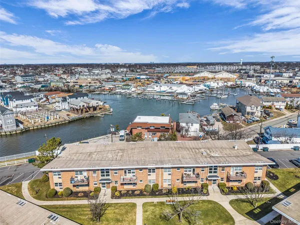 $329,999 | 4 Rose Street, Unit #1A1, Oceanside, NY 11572