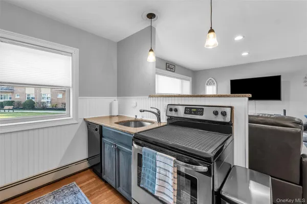 $329,999 | 4 Rose Street, Unit #1A1, Oceanside, NY 11572